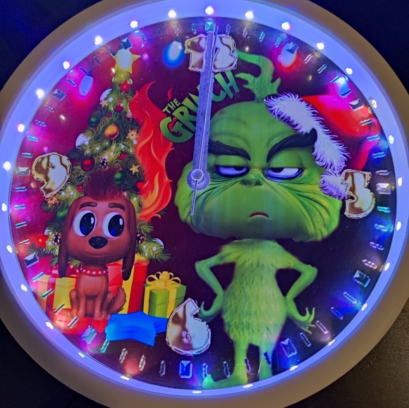 Grinch clock - Picture 14 of 14